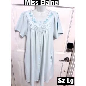 Miss Elaine Lt Blue Snap Down Robe Floral Embroidery Smocking Sz Lg Vintage